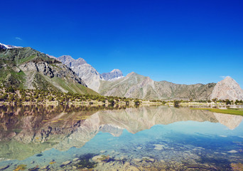 Fototapeta na wymiar Fann mountains lake