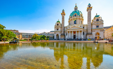 Karlsplatz und Karlskirche Wien