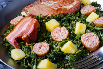 delicious kale Pan with pinkel and kassler
