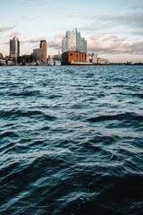 Hamburg Elbphilharmonie vom Wasser aus © Kristof Topolewski