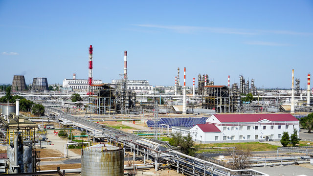 Oil refinery in Russia. equipment and complexes for hydrocarbon processing.