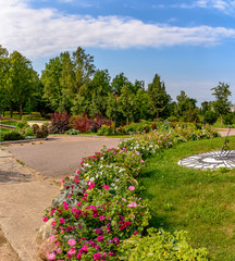 Obraz premium Public Park in the restored estate. A place of rest and walks in the Leningrad region.