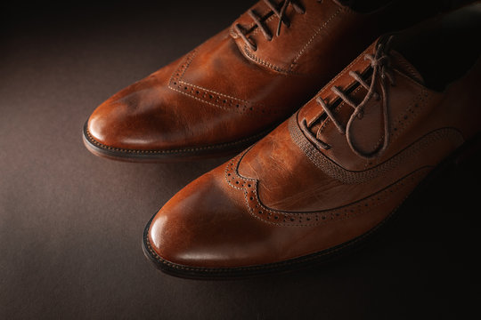 Elegant men's brown shoes