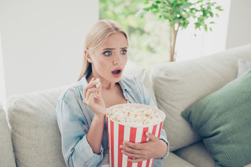 Naklejka premium Omg! Close up face photo portrait of terrified frightened afraid