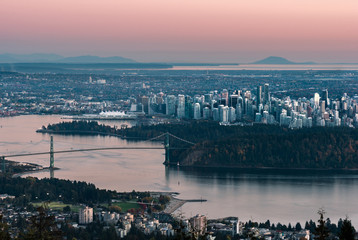 Fototapeta na wymiar Vancouver city at dusk