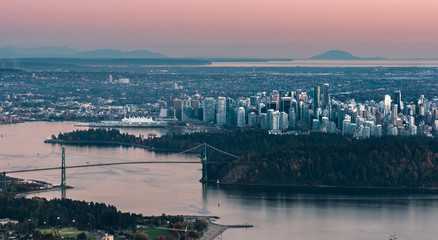 Obraz premium Vancouver city at dusk