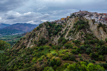 Fototapeta na wymiar view of town at mountains