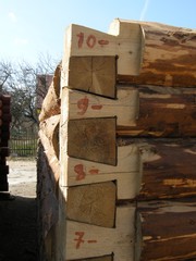 Log bath. Mount logs of the type "Dovetail"