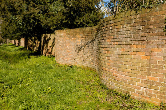 Traditional Crinkle Crankle or Zig-Zag Wall in East Anglia