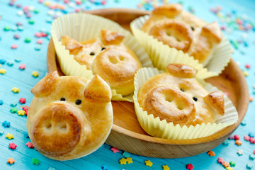 Piggy rolls, piggy buns, creative baking idea