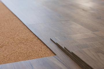 vinyl plank flooring on cork underlayment modern look home improvemnet