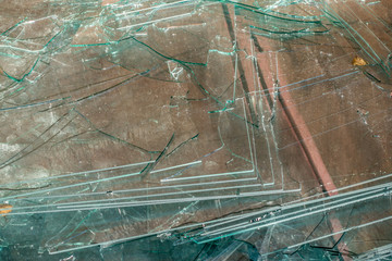 Bruchglas im Container