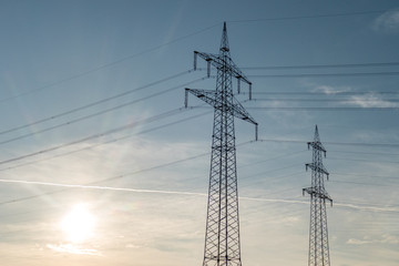 Strommasten im Herbst