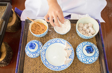 The view from the top of the hand is cooking with the utensils a