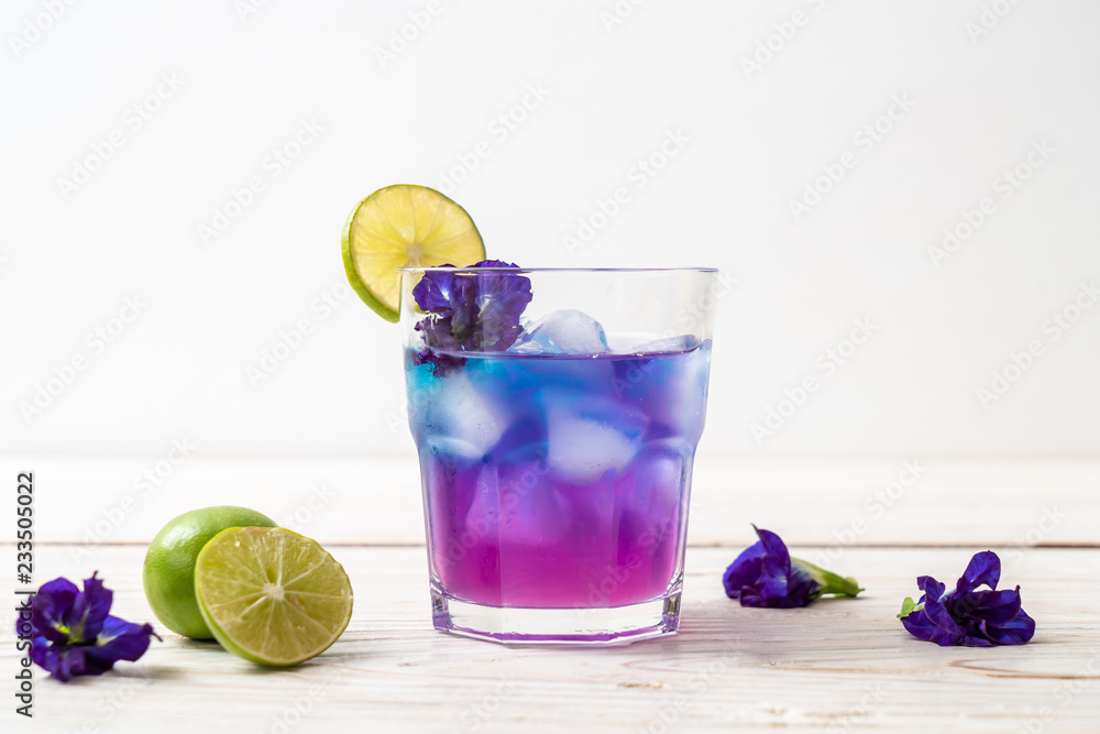 Poster butterfly pea juice with lime