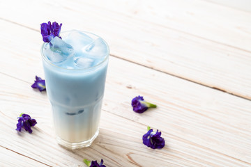 butterfly pea juice with milk