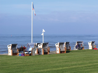 Strnadkörbe auf Promenade Norderney
