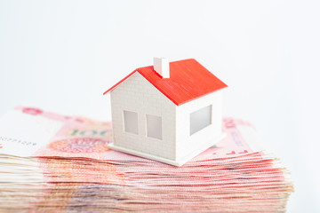 Save money to buy a house / house model and RMB