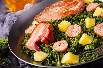 delicious kale Pan with pinkel and kassler