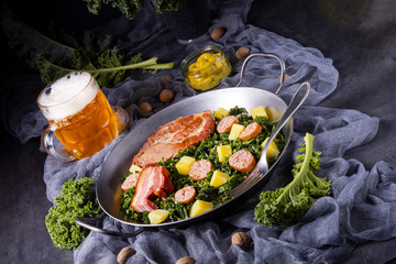 delicious kale Pan with pinkel and kassler