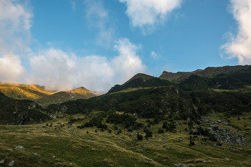 Obraz premium Landscape of peak Transfagarasan mountains at sunset