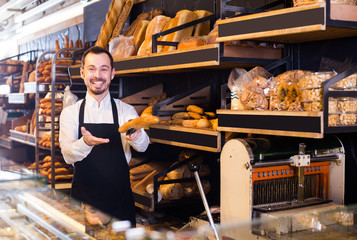 Baker offers white crisp bread