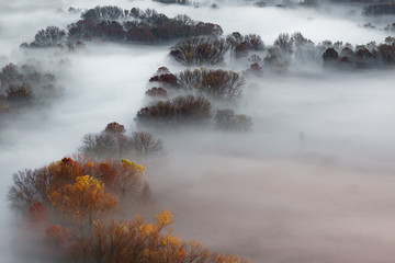 Nebbie sul fiume Adda, Italia