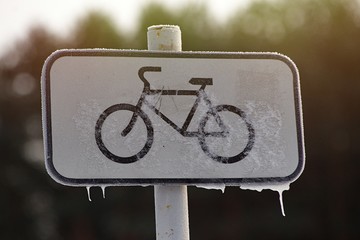 frosting on roads danger to cyclists