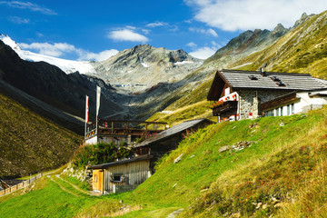 Sölden's giant ski area with its perfectly groomed slopes, ranks among the most renowned winter sport resorts in the Alps.