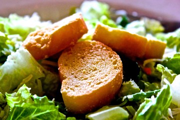 croutons on salad
