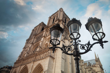 Fototapeta na wymiar Notre Dame de Paris