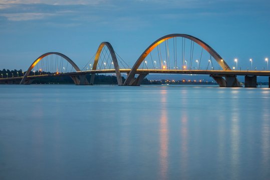 The Juscelino-Kubitschek bridge spans Lake Paranoa, architect Alexandre Chan, Brasilia, Federal District, Brazil, South America
