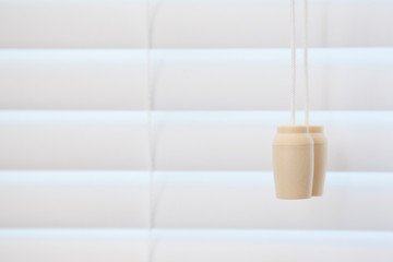 Closed blind and string