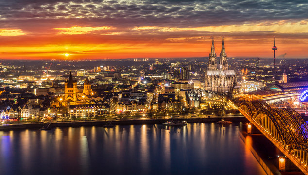 K&ouml;ln bei Sonnenuntergang