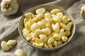 Raw Organic Peel Garlic Cloves