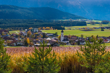 Naklejka premium Blick auf Mieming in Tirol