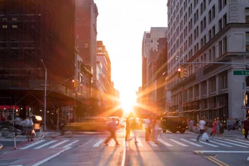 Foto op Plexiglas New York City street scene with crowds of people and traffic in Manhattan © deberarr