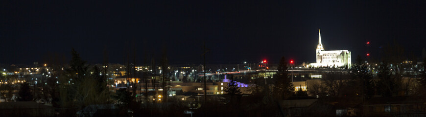 Fototapeta na wymiar Rexburg city at night