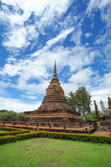Fototapeta premium UNESCO World Heritage site Wat Sa Si in Sukhothai.