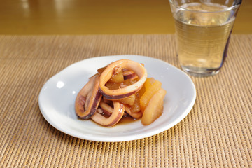 ダイコンと烏賊の煮物