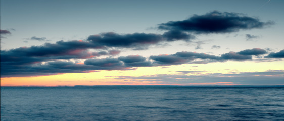 Fototapeta premium sunset over the sea