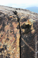 Rocher fissuré