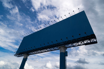 Leeres Riesiges Werbeschild