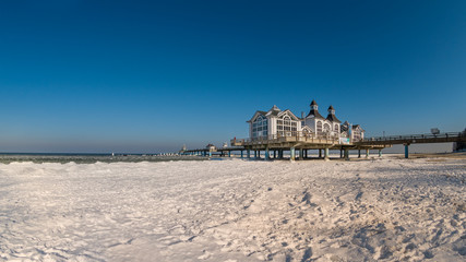 Winter Strand im Ostseebad Sellin auf der Insel Rügen