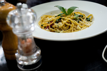 Spaghetti thai anchovy
