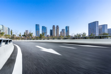 Obraz premium road in the city