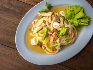 Sour & spicy vermicelli salad with squids