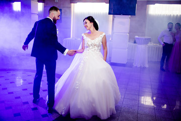 Fototapeta premium Unbelievable dance newlyweds on the dance floor