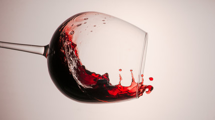 splashes of red and white wine