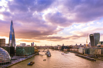 Fototapeta premium Panoramic view of London skyline at sunset